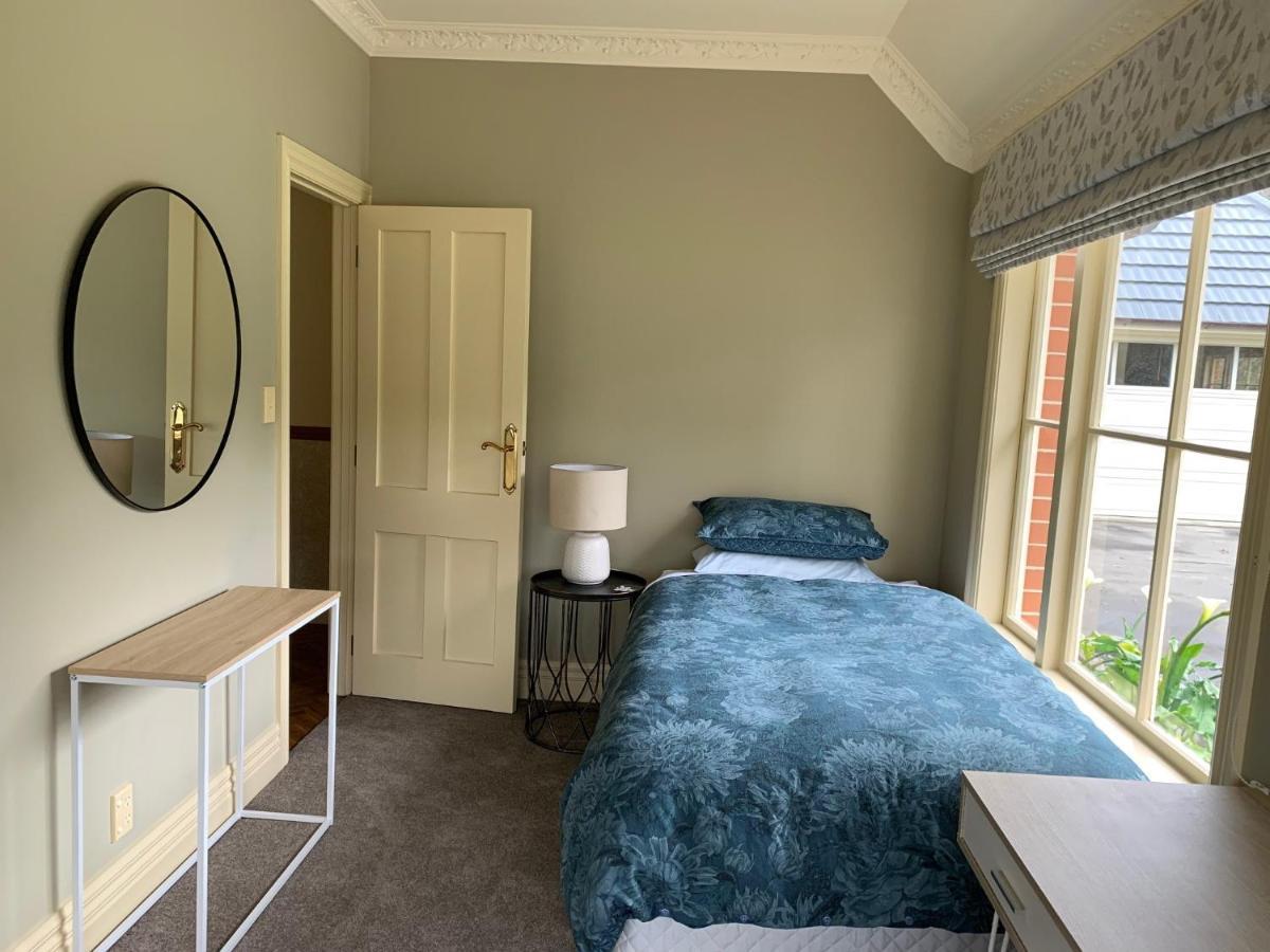 Pin Oaks Luxury Bed & Breakfast Palmerston North Esterno foto